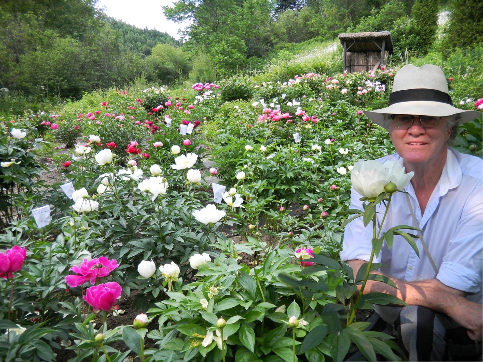 François-Léo Tremblay dans son jardin